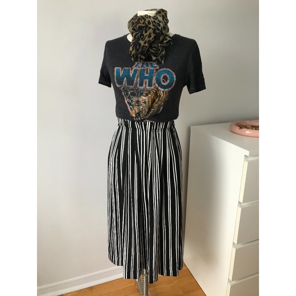 H&M Black/White Strip 3/4 Length Skirt
